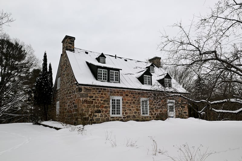 Le manoir Juchereau Duchesnay est en vente pour tout près de 2,8 millions de dollars. La propriétaire en a fait «le projet d'une vie» afin de mettre au jour toute l'histoire du bâtiment.|800x533.1999999999999