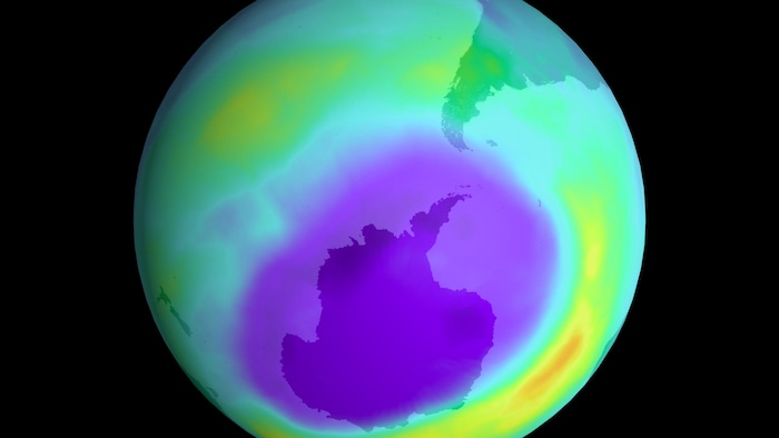 Une représentation informatique d'un trou dans la couche d'ozone terrestre au-dessus de l'Antarctique.