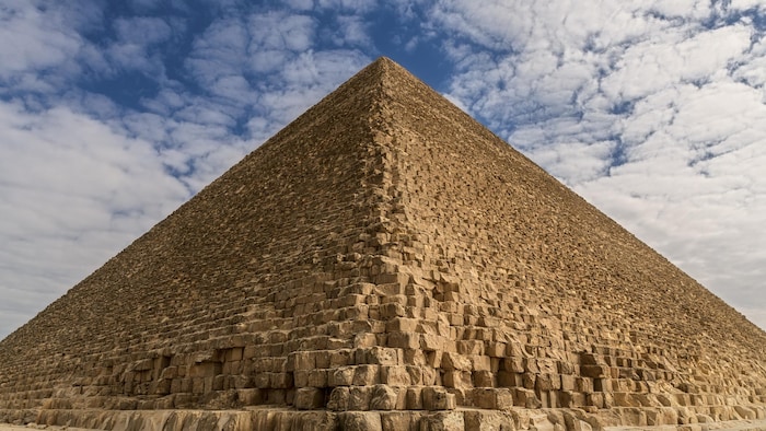 Un côté de la pyramide de Khéops.