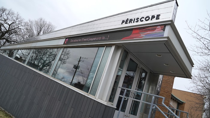La façade du théâtre Périscope de Québec, le printemps.