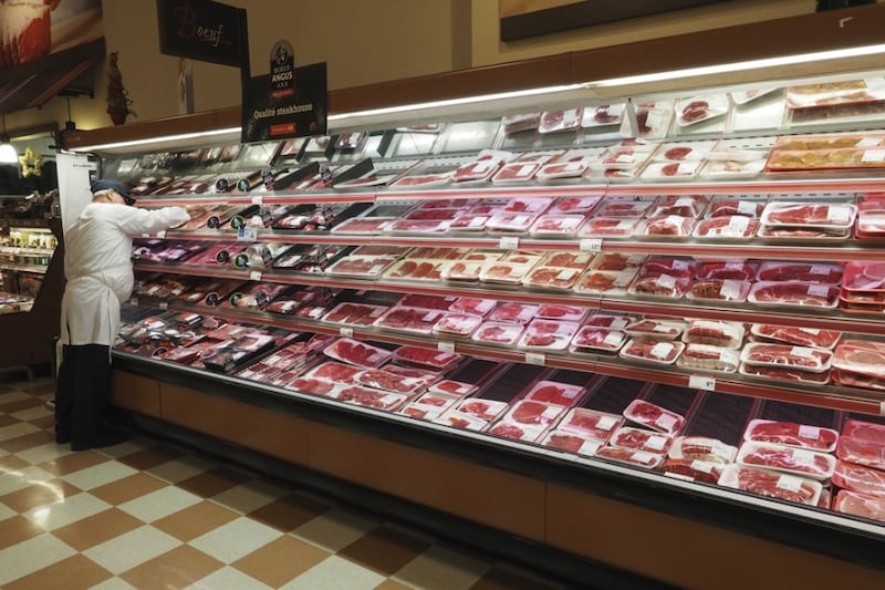 Les grands présentoirs réfrigérés et sans portes sont une source de gaspillage.|800x533.0444203683641