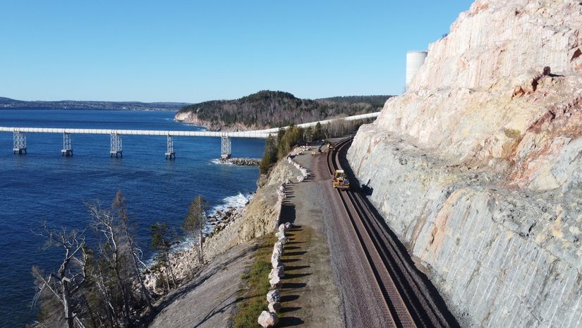 Déplacement de la voie à Port-Daniel–Gascons, finalisé en octobre 2024.