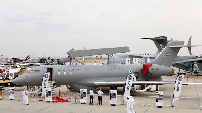 Un avion GlobalEye, fabriqué par Saab Technologies, est exposé au Salon aéronautique de Dubaï, aux Émirats arabes unis, le 21 novembre 2019.